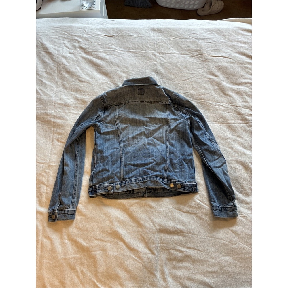 Gap Womens Denim Icon Jacket Medium Wash Blue Distressed Jean Jacket Small Model - Picture 16 of 16